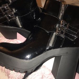 Black patent leather boots! Size 8